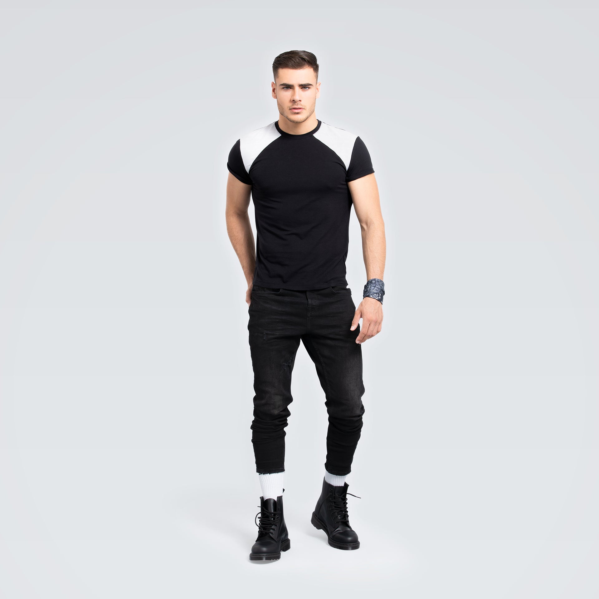 BEAT T-SHIRT · Black