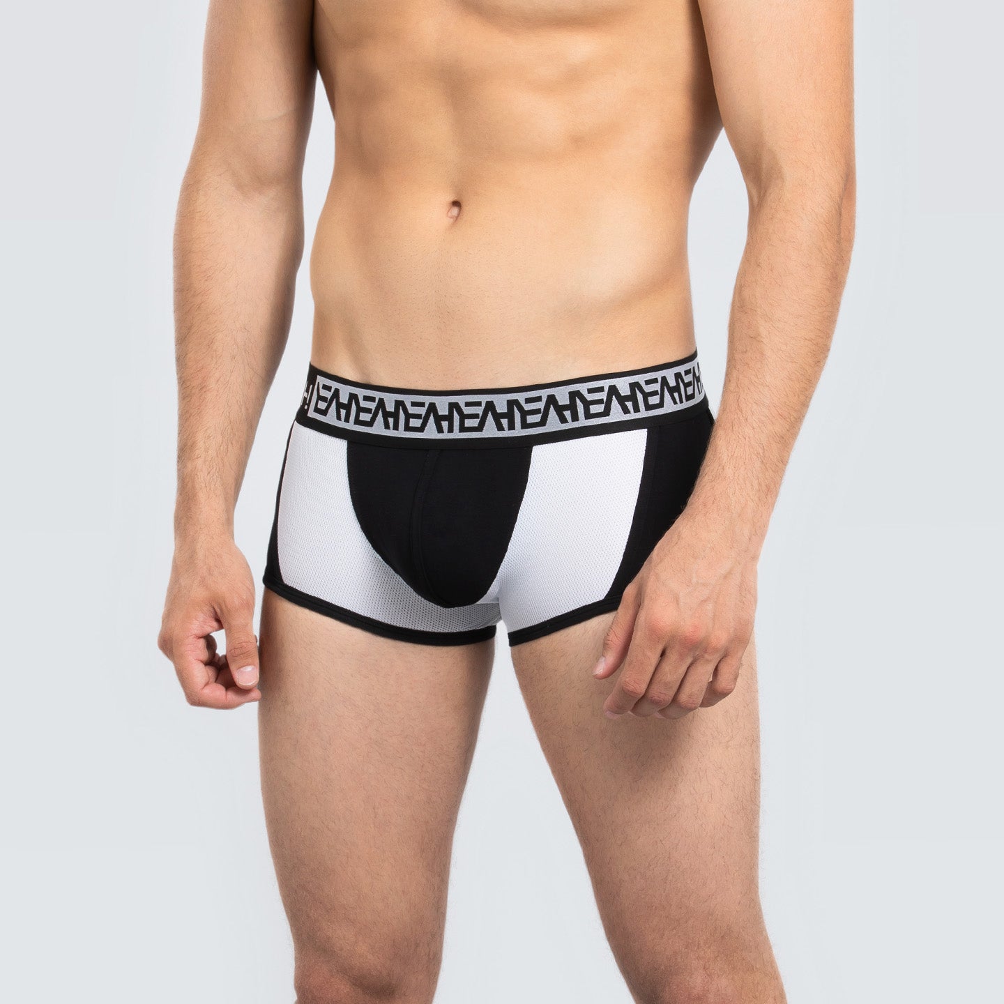 ACTION TRUNK · Black Echo