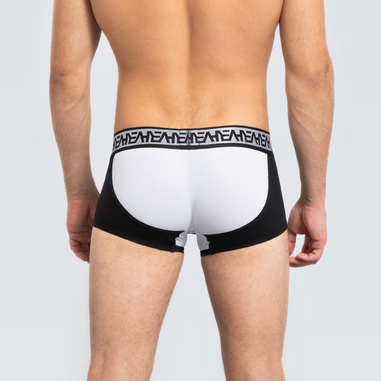 ACTION TRUNK · Black Echo